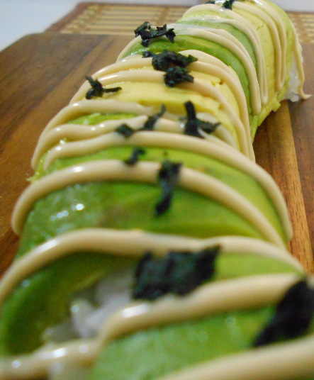 avocado roll, sushi
