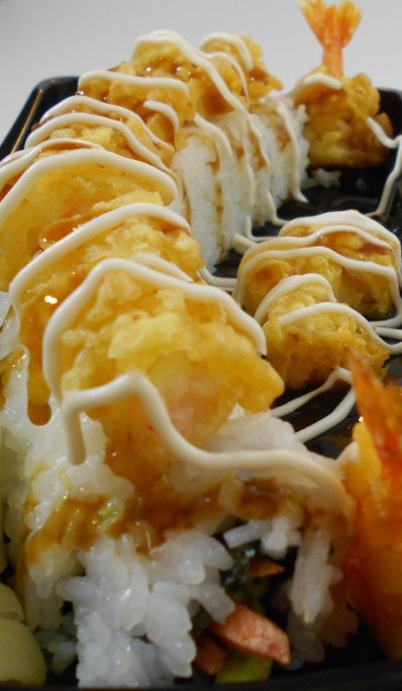 make the dynamite roll sushi