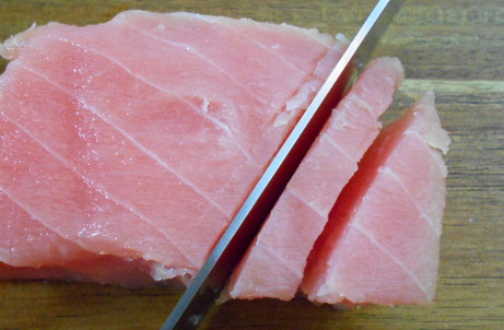 saku tuna, how to cut saku tuna, sushi grade tuns